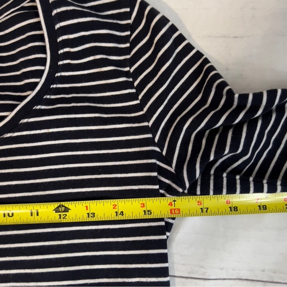 Banana Republic Navy Blue/ White Striped Scoop Neck Shirt Sleeve Top - S… - Picture 3 of 6